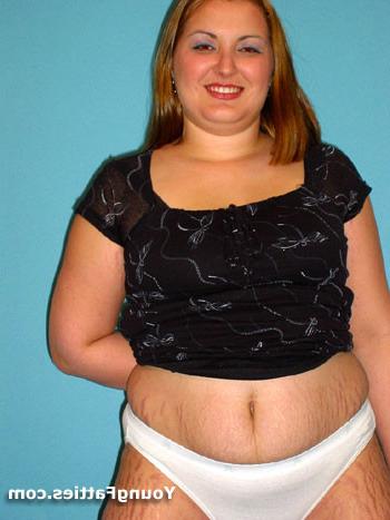 15P Plump chubby posing and getting naked