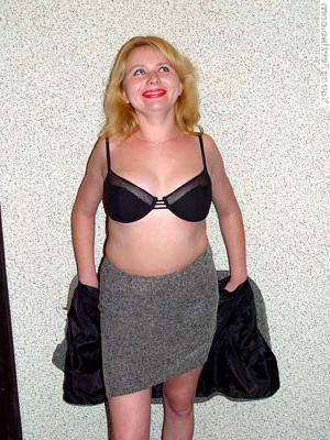 16P Blonde busty chubby getting naked