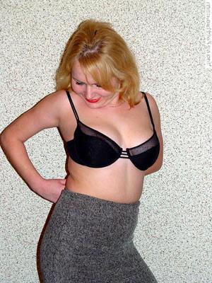 16P Blonde busty chubby getting naked