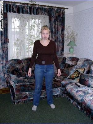 16P Blonde chubby getting naked