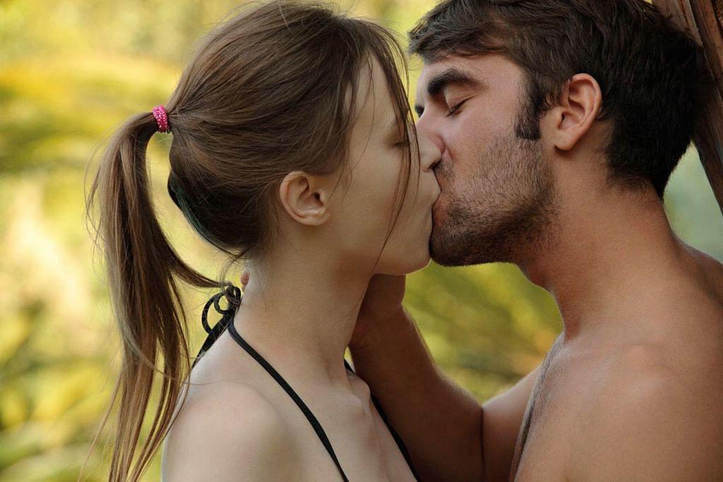 16P Bikini girlfriend finds herself in a slutty threesome