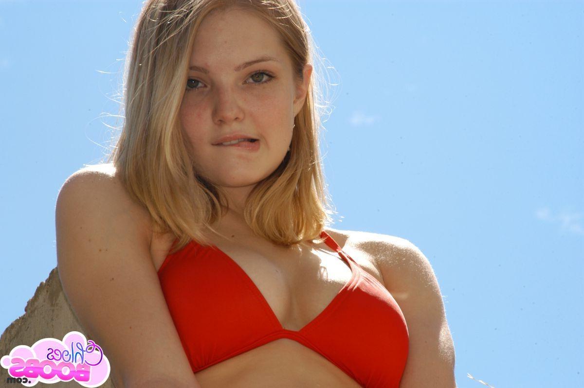 15P Cute blonde teen in bikini