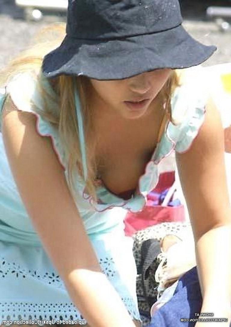 15P Hard nipples peeking in raunchy downbouse pics