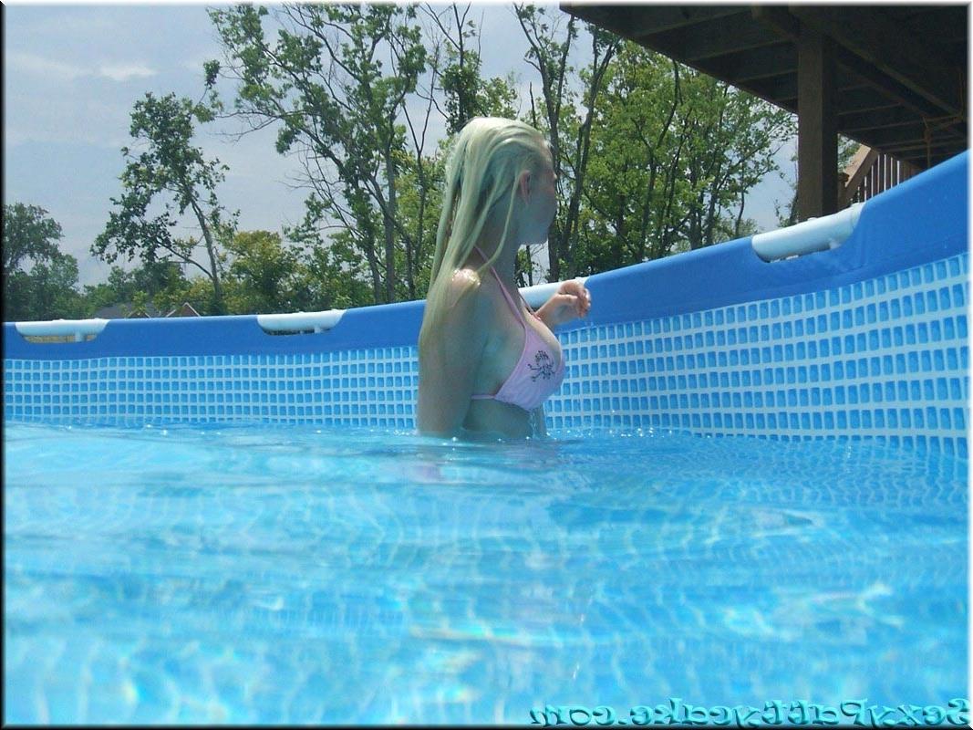 20P Big boob blonde teen underwater