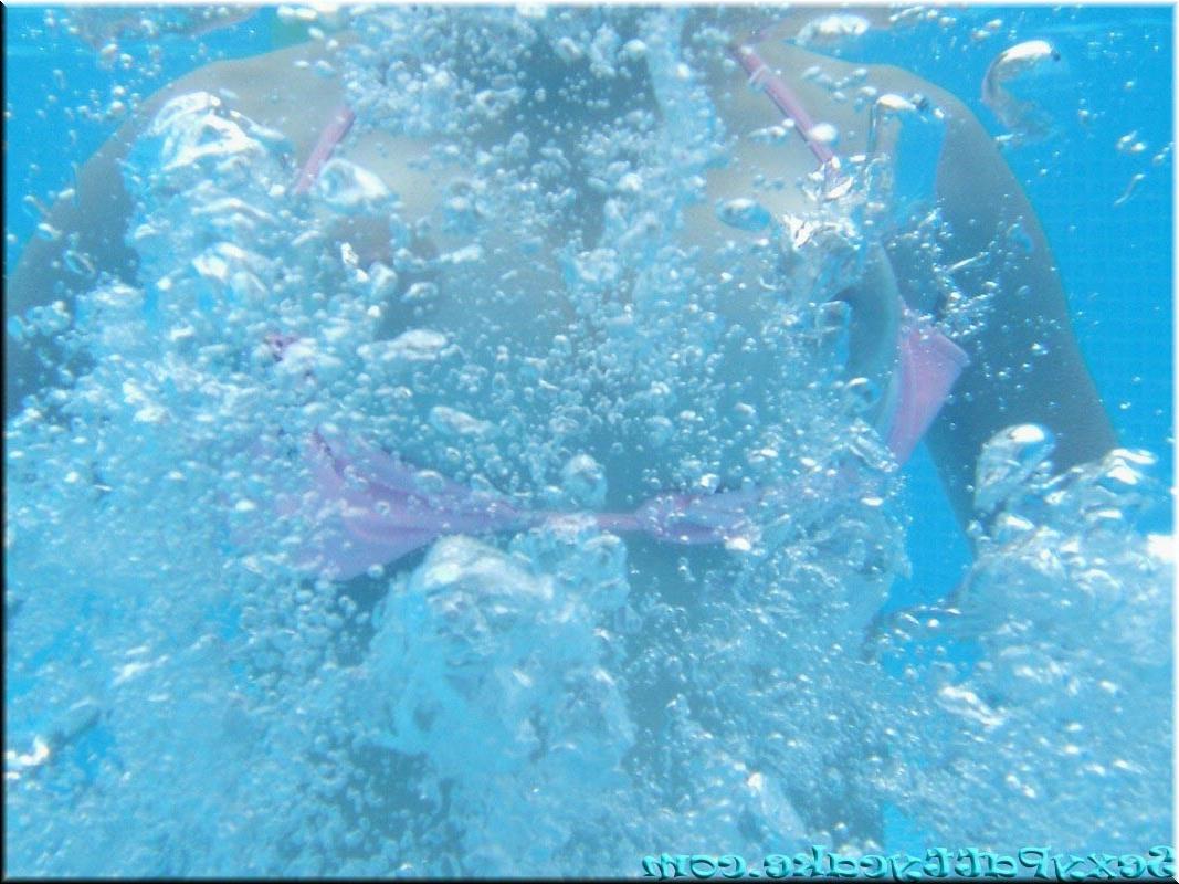 20P Big boob blonde teen underwater