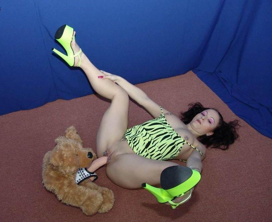 15P very extreme pussy fisting and insertions