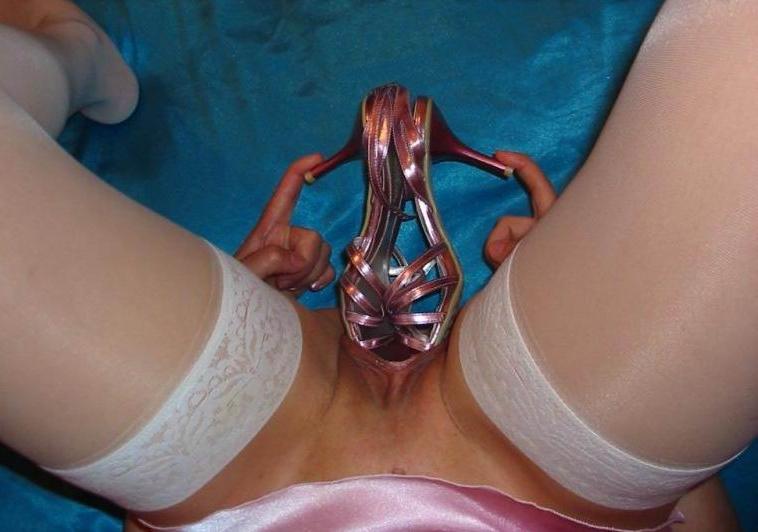 15P extreme pussy insertions and stretching