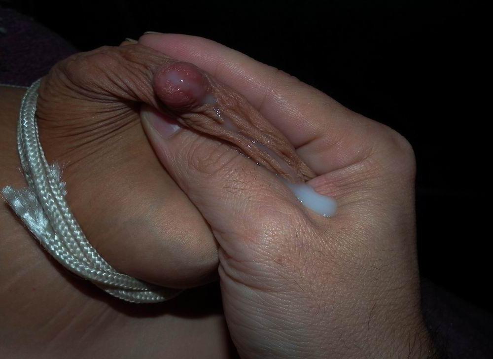 15P saggy nipples bound and squizing