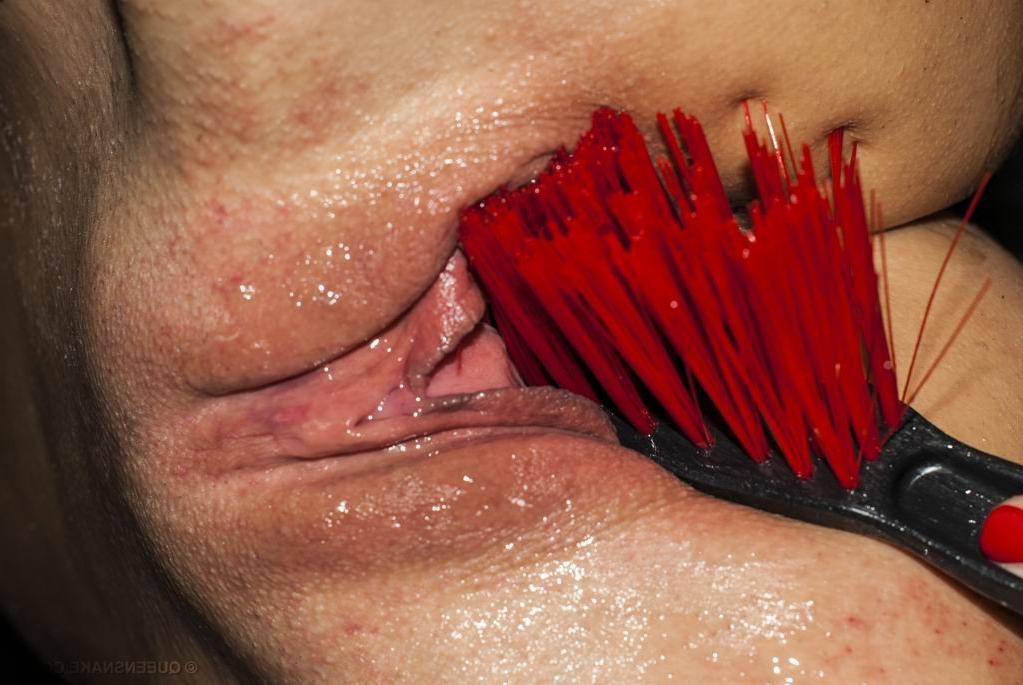 20P bizarre pussy insertions