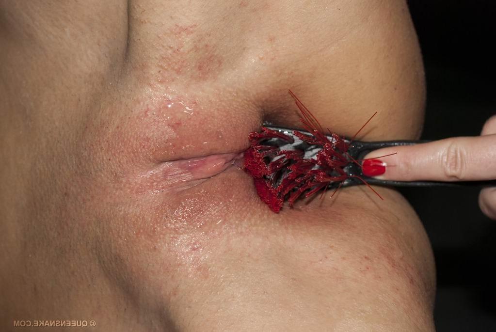 20P bizarre pussy insertions