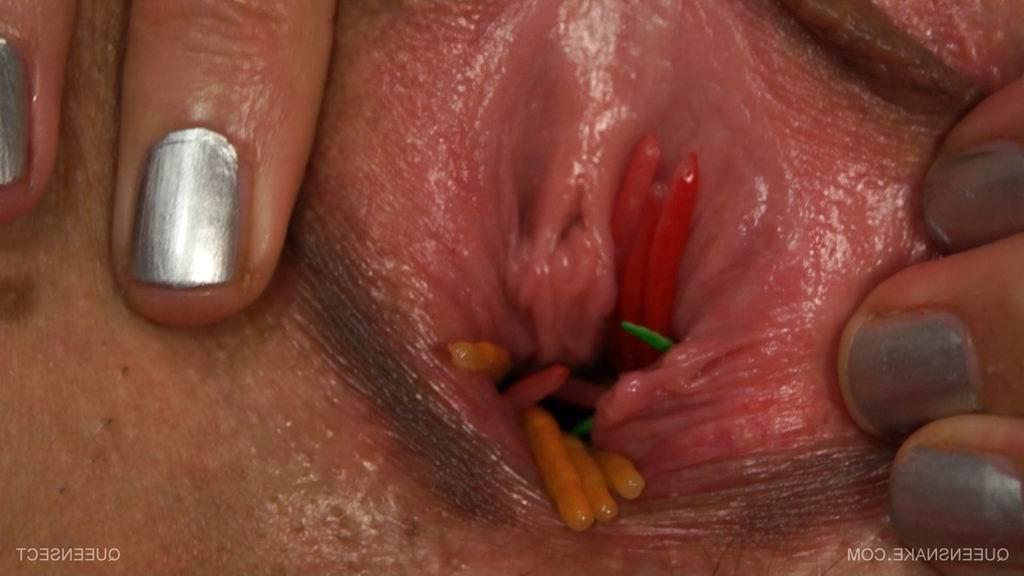 15P extreme bizarre pussy insertions