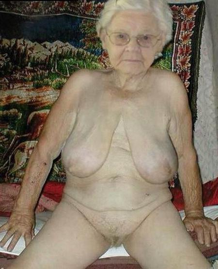 16P very old amateur grannies showing off