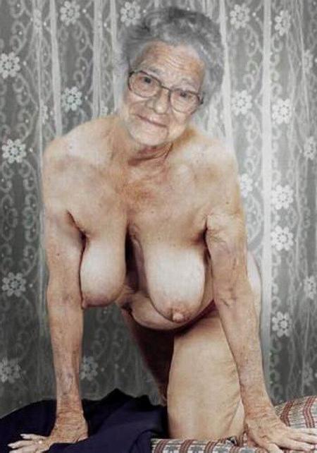 16P very old amateur grannies showing off