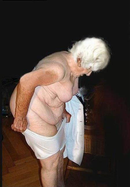 16P very old amateur grannies showing off