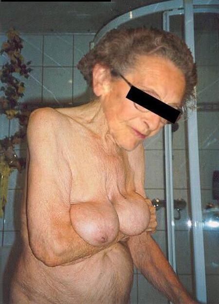 16P very old amateur grannies showing off