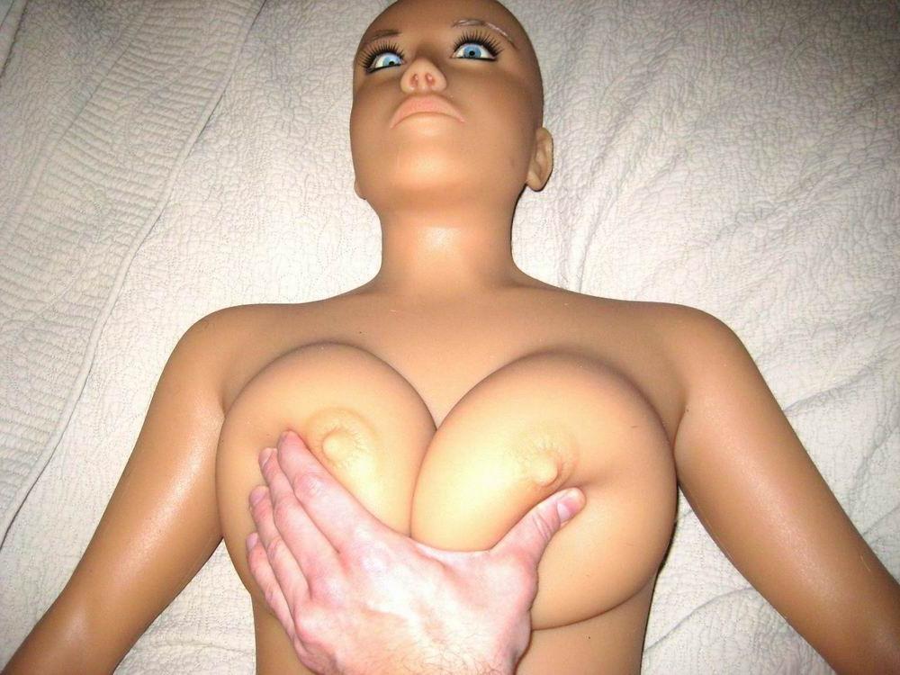 17P Sex with real dolls