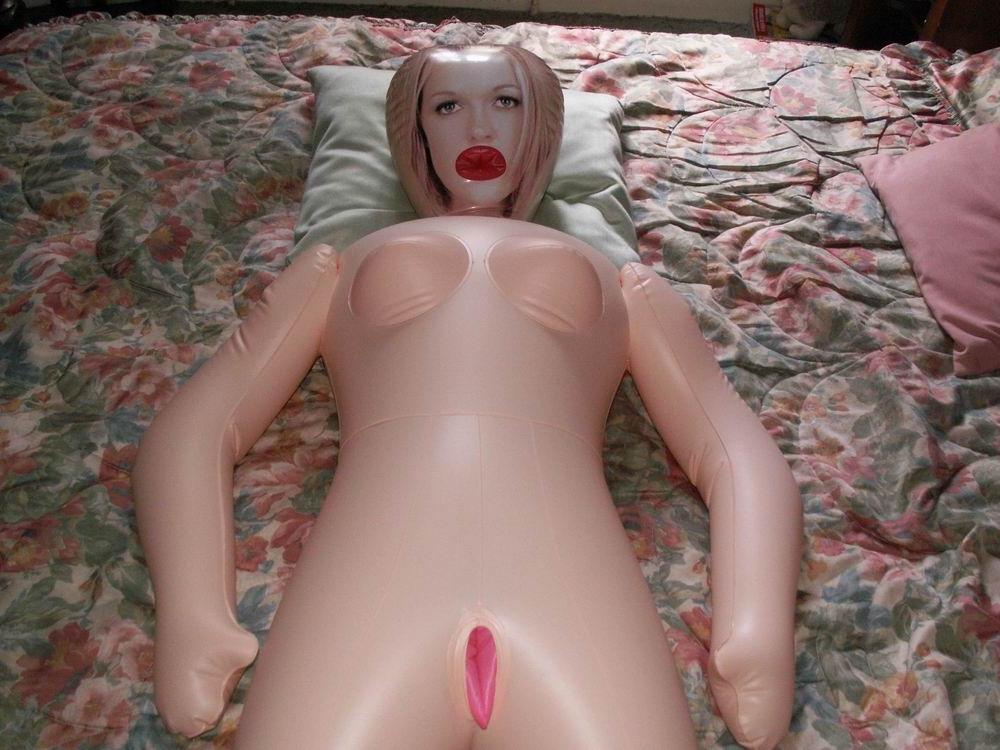 17P Sex with real dolls