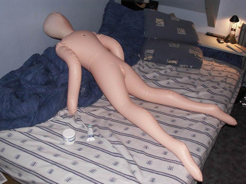 17P Sex with real dolls