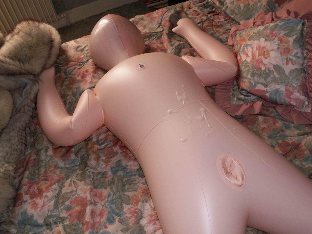 17P Sex with real dolls