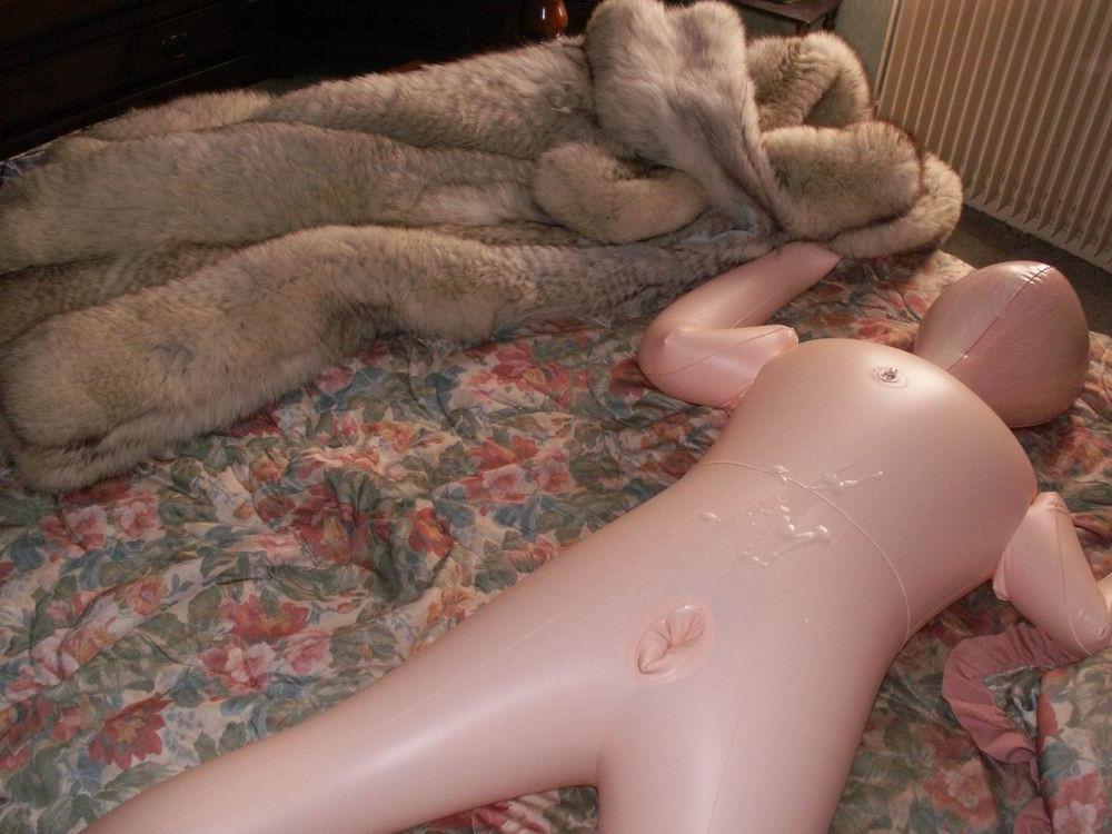 17P Sex with real dolls