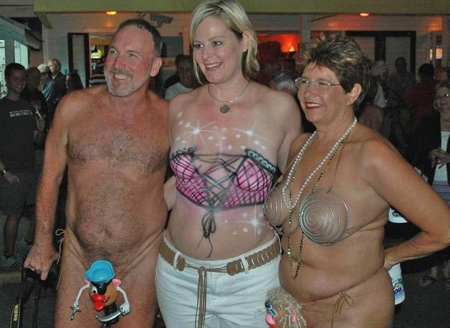 16P weird bizarre unusual and funny pictures