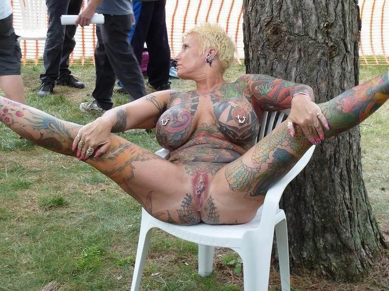 25P Extreme tattoo and piercing