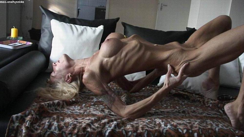 15P very skinny anorexic mature poser