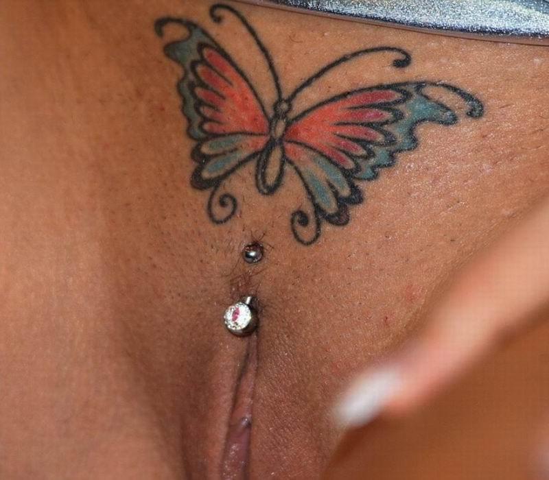 20P tattooed and pierced amateur pussies