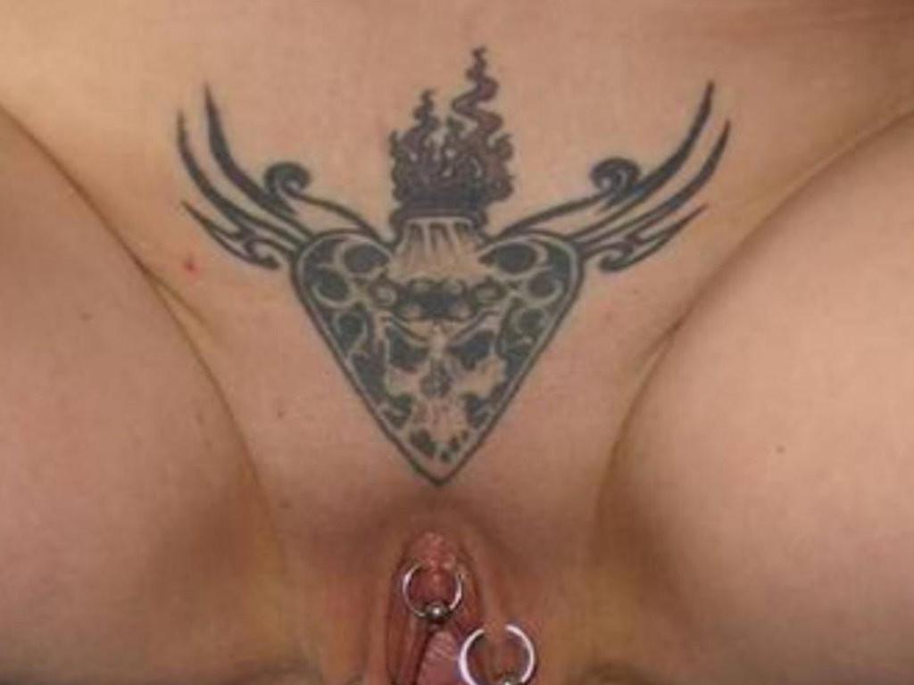 20P tattooed and pierced amateur pussies