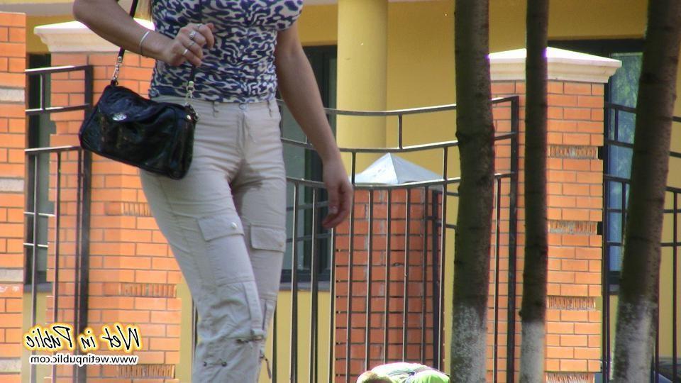 16P Chick wets herself and has to change her panties right in a public park