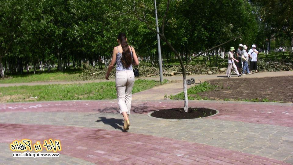 16P Chick wets herself and has to change her panties right in a public park