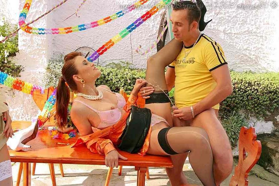 16P Group sex with piss play