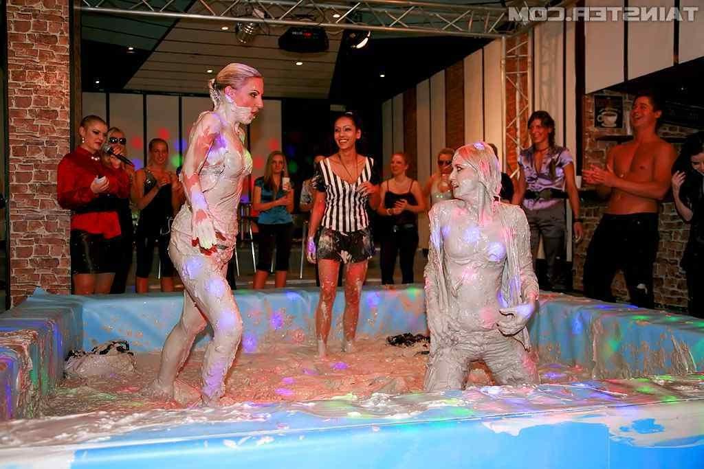 15P Hot lesbians wrestling in mud