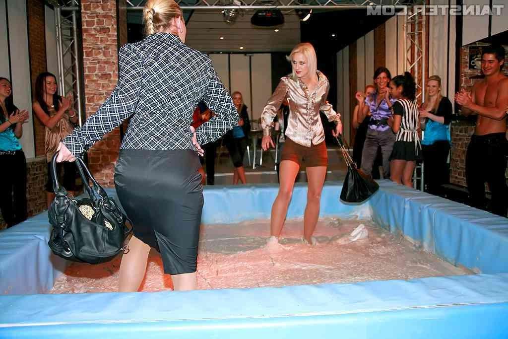 15P Hot lesbians wrestling in mud