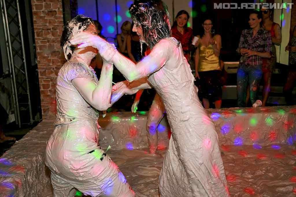 15P Lesbians wrestling in mud