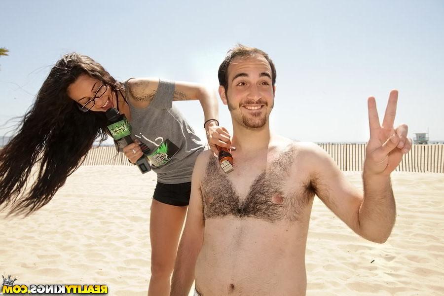 15P Funny amateur paid to fuck snowman and more bizarre sexual dares
