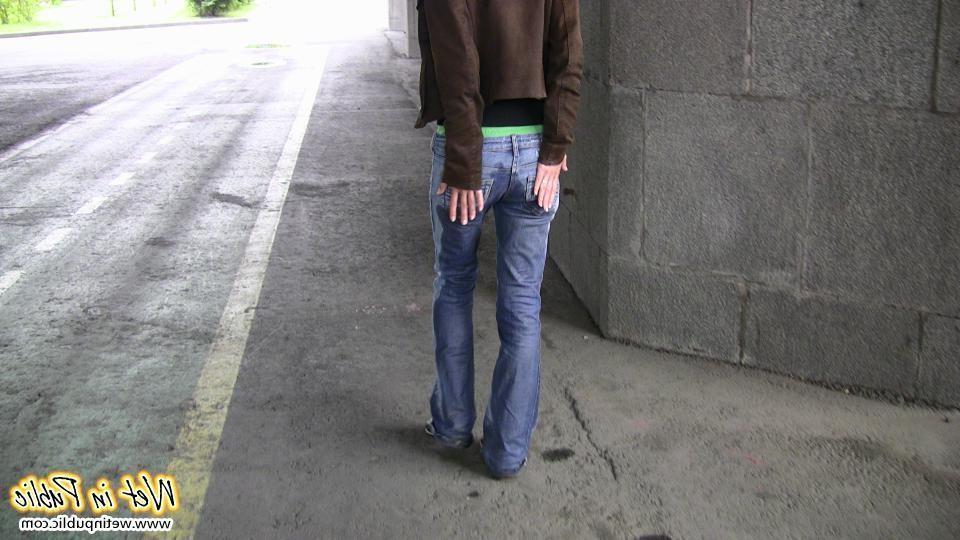 12P Piss-drenched babe in glasses feeling confused but excited in public