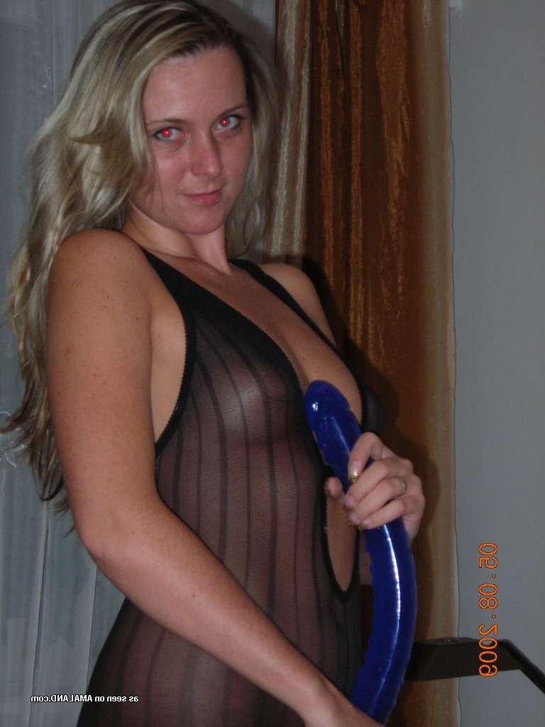 15P Cock sucking wife getting pussy pumped and toyed in homemade pix