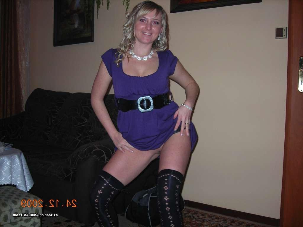 15P Cock sucking wife getting pussy pumped and toyed in homemade pix