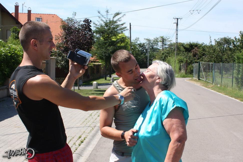 16P Two young guys love fucking this old grannys pussy