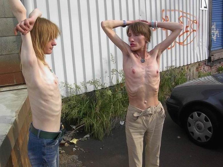 18P Extremely skinny amateur girls poser
