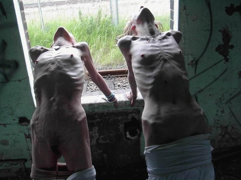 18P Extremely skinny amateur girls poser