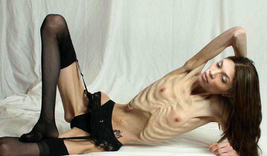 18P Extremely skinny amateur girls poser