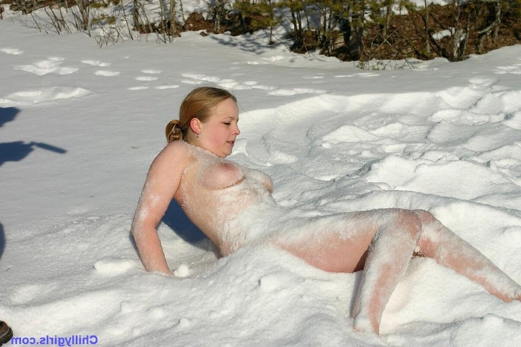 19P Naked girl freezing in snow