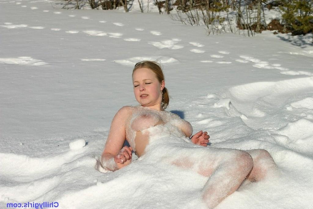 19P Naked girl freezing in snow