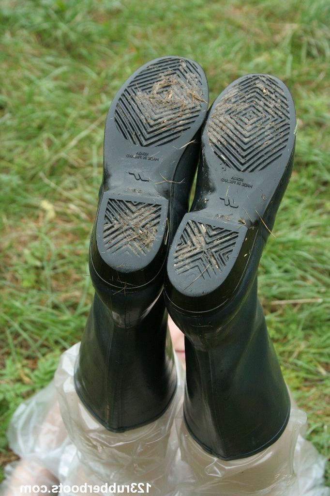 20P Rubber boots and rainwear fetish