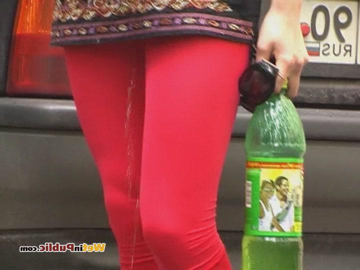 15P Public leggings drenching by a wench who needed to piss desperately