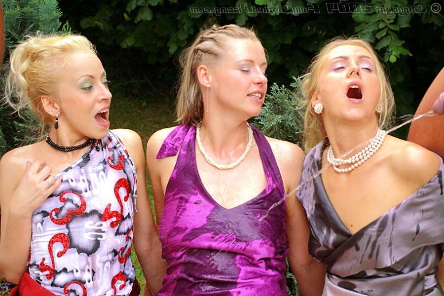 16P Group pissing porn outdoors