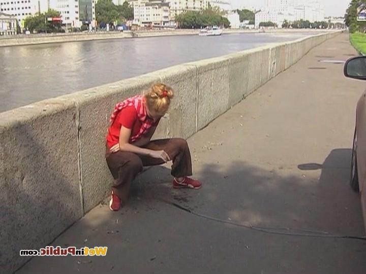 15P Confused pussycat relieves herself right in her pants in public place