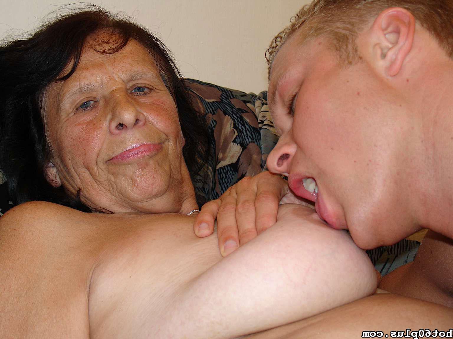 16P Old Wrinkly Russian Granny in Hardcore Sex Action